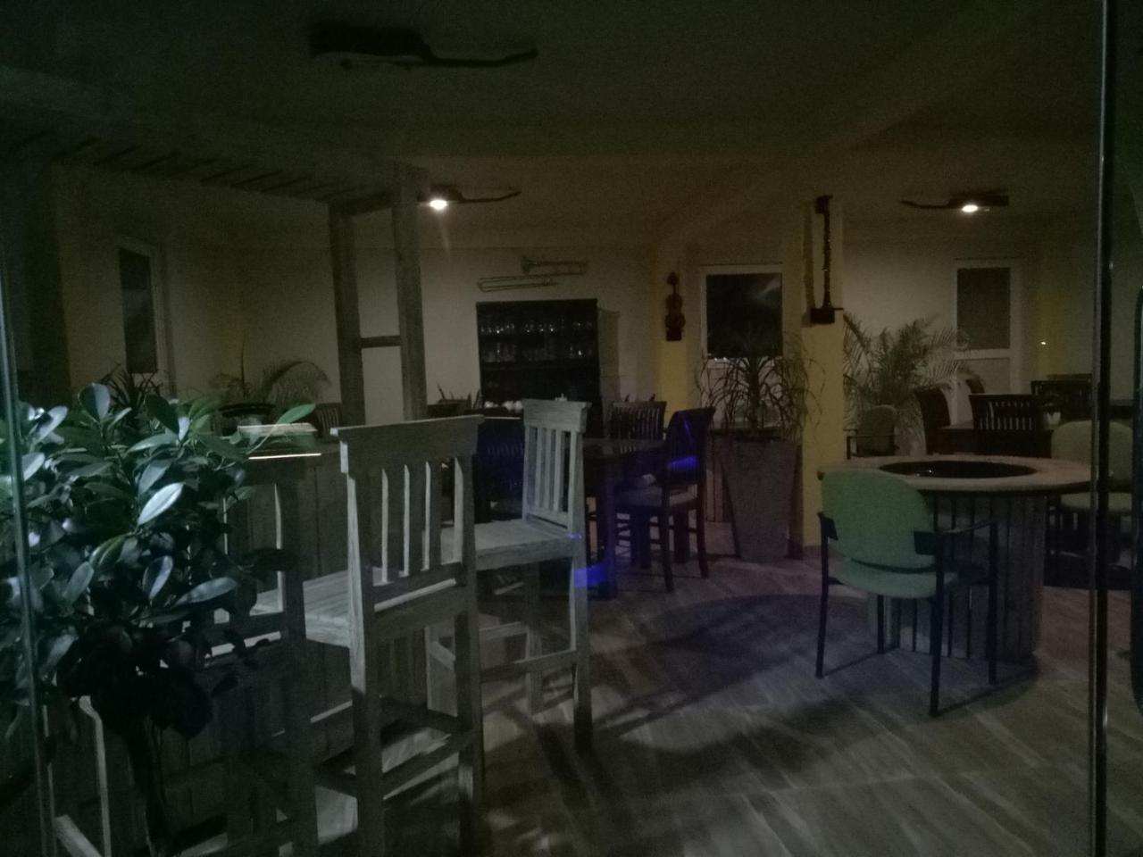 This Is It Airport Hotel And Restaurant Негомбо Экстерьер фото